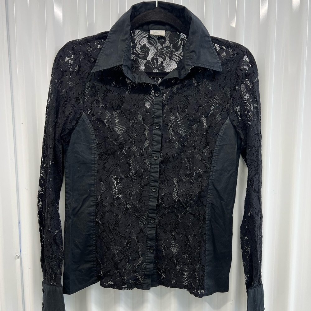 💥$11 - ♠️ Suzy Shier Black Lace Button-Up Shirt